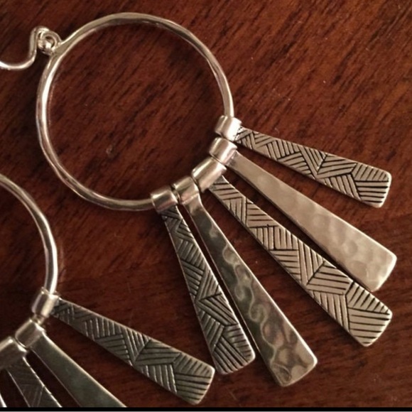 Silpada Vintage Sterling Silver “Nod To Mod" Textured Fringe Dangle Earrings - Picture 9 of 10